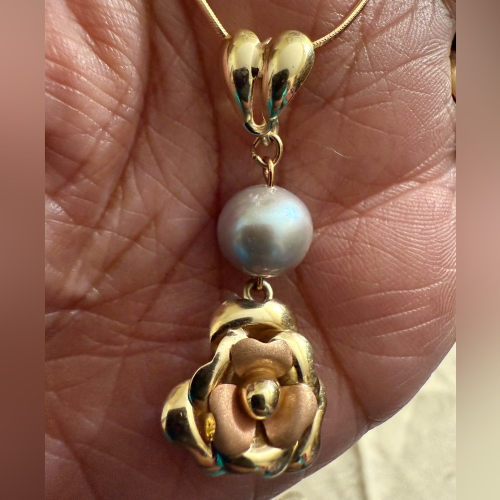Solid 14k YG ROSE & PEARL pendant.10mm gray southsea pearl-6.55g ,16” 14k chain